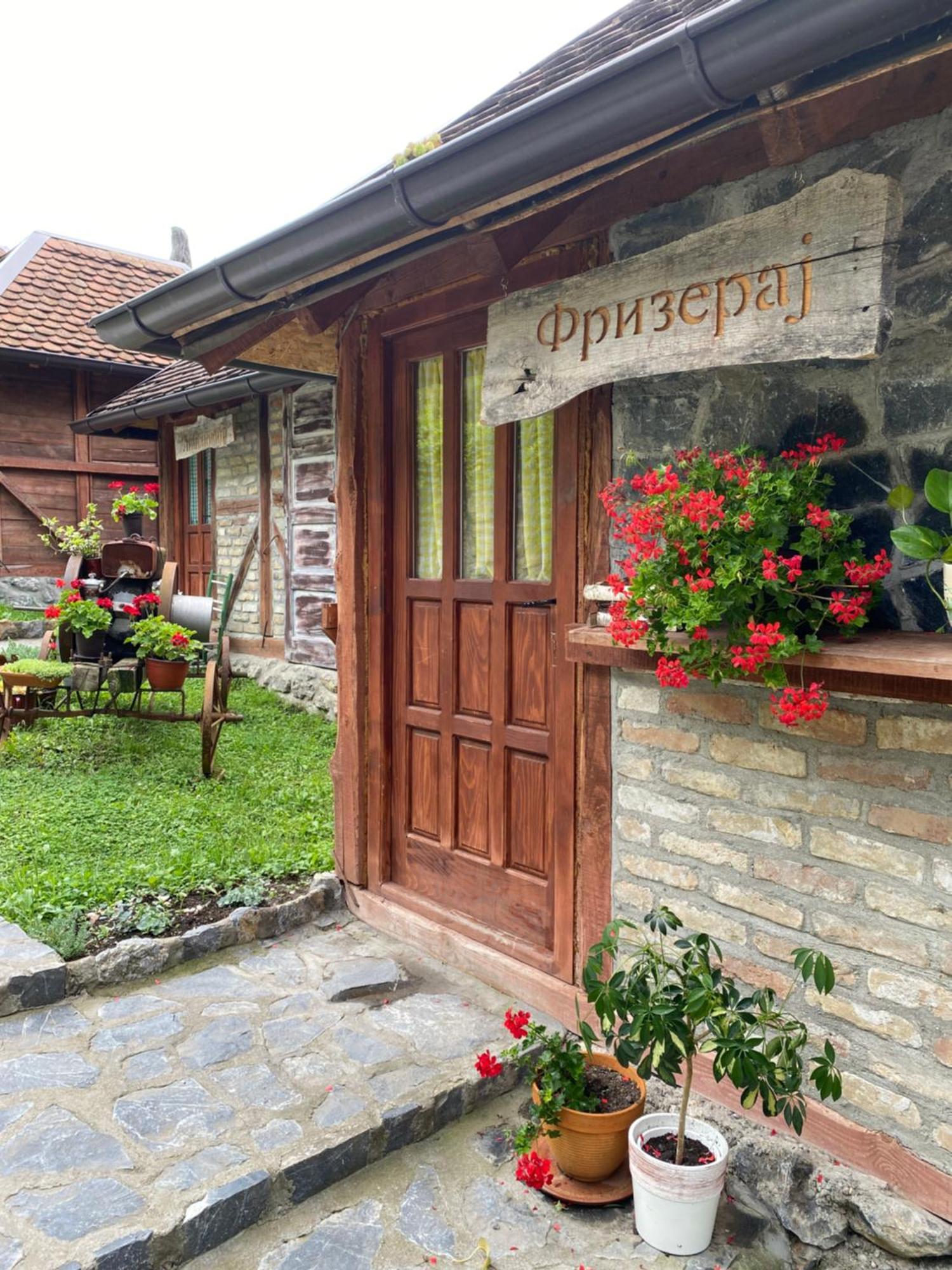 Konak Dobri Potok Krupanj 外观 照片
